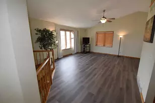 602 Stonehaven Dr, Sun Prairie, WI 53590 - Photo 3