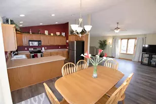 602 Stonehaven Dr, Sun Prairie, WI 53590 - Photo 5