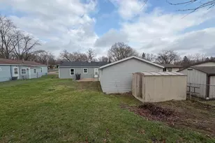 1860 Sun Valley Dr, Beloit, WI 53511 - Photo 5