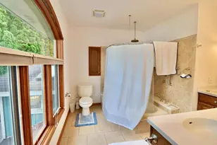 2870 S Riverside Dr, Beloit, WI 53511 - Photo 9