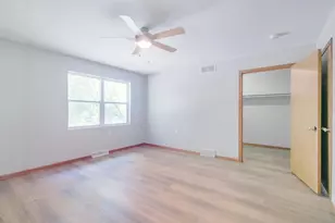 2414 Commercial Ave, Madison, WI 53704 - Photo 15