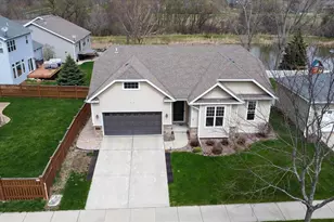 2674 Sweet Sparrow Pl, Sun Prairie, WI 53590 - Photo 3