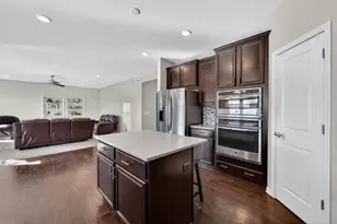 301 Hallmark Way, Sun Prairie, WI 53590 - Photo 7