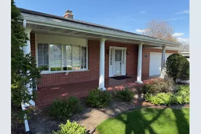 150 Hillcrest Circle, Sun Prairie, WI 53590 - Photo 3