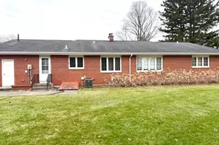 150 Hillcrest Cir, Sun Prairie, WI 53590 - Photo 5