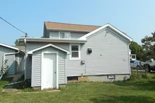 109 E Dodge St, Ridgeville, WI 53533 - Photo 3