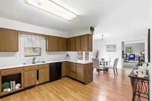 5501 Jan Dr, Fitchburg, WI 53711 - Photo 9