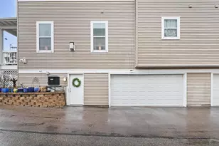 3074 Triumph Dr, Sun Prairie, WI 53590 - Photo 5