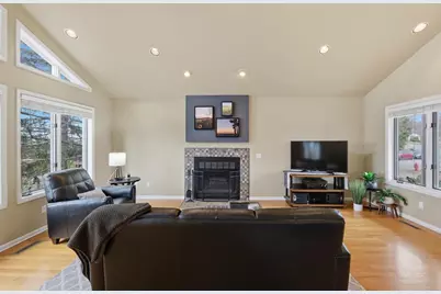 34 Maple View Court, Madison, WI 53719 - Photo 11