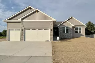 820 N Waveland Rd, Janesville, WI 53548 - Photo 1