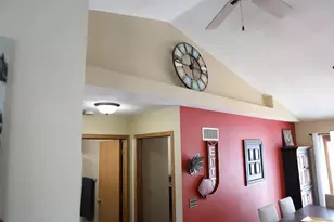 4225 Whitney St, Janesville, WI 53546 - Photo 9