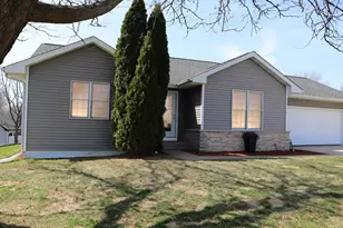 4225 Whitney St, Janesville, WI 53546 - Photo 3