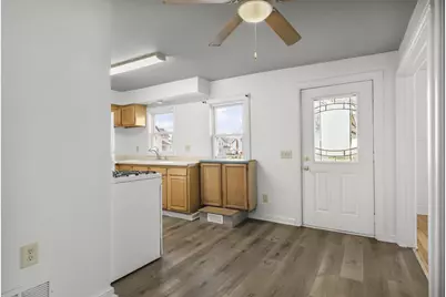 433 S Jackson Street, Janesville, WI 53548 - Photo 9