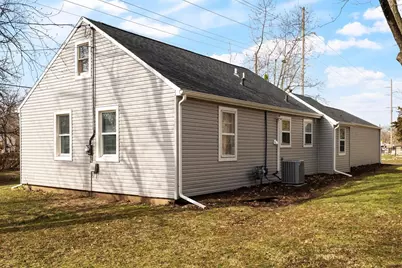 901 Brewster Avenue, Beloit, WI 53511 - Photo 3