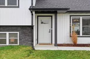 676 Porter Rd, Janesville, WI 53536 - Photo 5