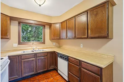 5800 Tudor Drive, Fitchburg, WI 53711 - Photo 13