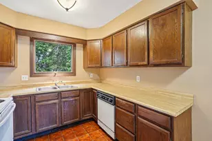 5800 Tudor Dr, Fitchburg, WI 53711 - Photo 13