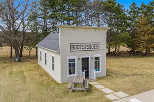 E10059 Block Rd, Prairie Du Sac, WI 53578 - Photo 3