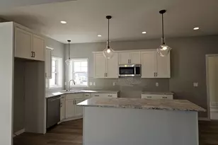 3711 Newcastle Dr, Janesville, WI 53546 - Photo 3