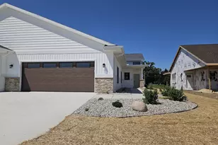 3711 Newcastle Dr, Janesville, WI 53546 - Photo 1