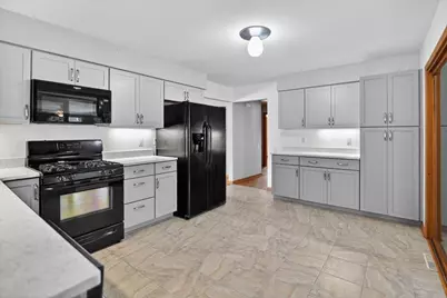 1806 Sachtjen Street, Madison, WI 53704 - Photo 5