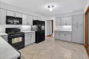 1806 Sachtjen St, Madison, WI 53704 - Photo 5