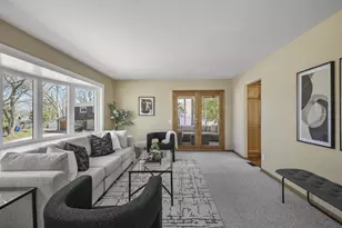 7207 Shirley Ct, Middleton, WI 53562 - Photo 3