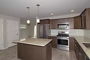 6137 Driscoll Dr, Madison, WI 53718 - Photo 7