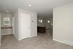 6137 Driscoll Dr, Madison, WI 53718 - Photo 13