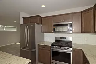 6137 Driscoll Dr, Madison, WI 53718 - Photo 11