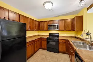 5326 Lake Park Blvd, Madison, WI 53713 - Photo 9