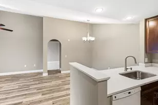 3282 Stonecreek Dr, Madison, WI 53719 - Photo 15