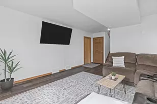 4109 Carberry St, Madison, WI 53704 - Photo 7