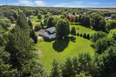 7801 N Robert Drive, Janesville, WI 53536 - Photo 7