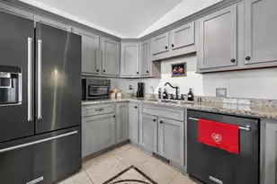 7115 Spring Hill Dr, Middleton, WI 53562 - Photo 11