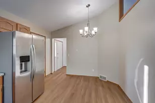 2806 Wentworth Dr, Madison, WI 53719 - Photo 11