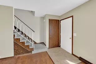 5905 Rattman Rd, Madison, WI 53718 - Photo 9