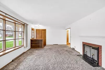 426 Blankenheim Lane, Sun Prairie, WI 53590 - Photo 5