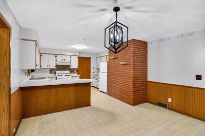 426 Blankenheim Lane, Sun Prairie, WI 53590 - Photo 7