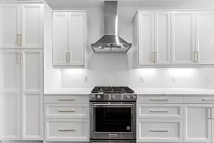 305 Willow St, Pardeeville, WI 53954 - Photo 9