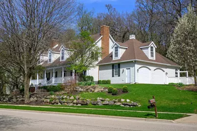 1429 Kings Lynn Road, Stoughton, WI 53589 - Photo 3