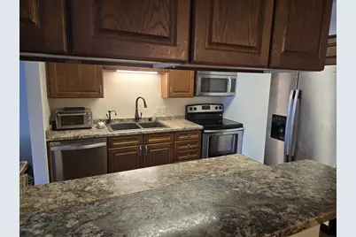 939 Rockefeller Lane, Madison, WI 53704 - Photo 5