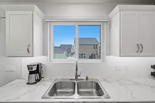 987 Griffin Way, DeForest, WI 53532 - Photo 13