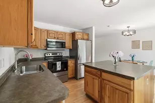 2002 Rae Ln, Madison, WI 53711 - Photo 11
