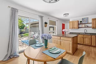 2002 Rae Ln, Madison, WI 53711 - Photo 5