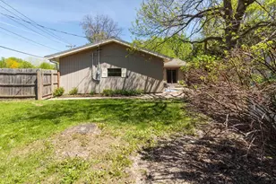 2002 Rae Ln, Madison, WI 53711 - Photo 39