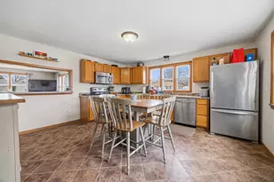 1330 Sycamore St, Janesville, WI 53545 - Photo 11