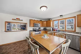 1330 Sycamore St, Janesville, WI 53545 - Photo 9