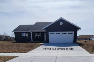 549 Autumn Dr, Walworth, WI 53184 - Photo 1