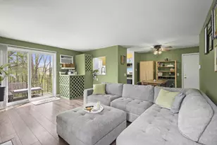 6717 Park Edge Dr, Madison, WI 53719 - Photo 9